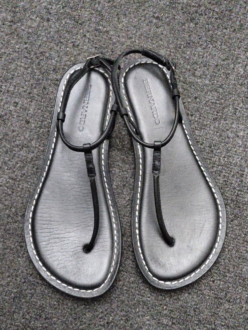 Bernardo Black T-Strap Leather Sandals
